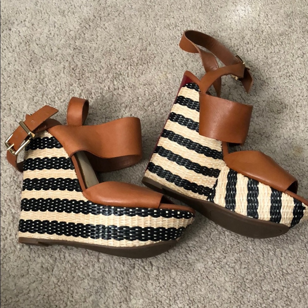 Jessica Simpson wedge